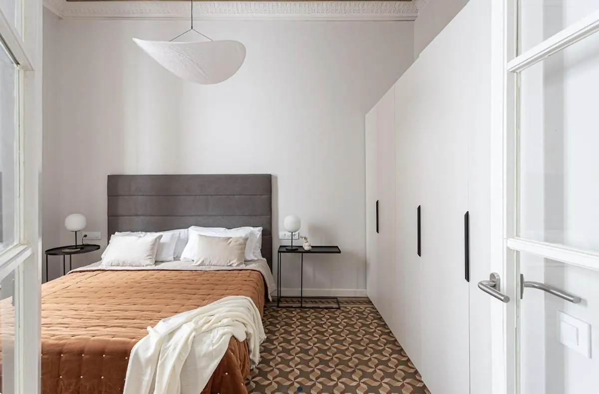 Canela Homes Midterm Merce Barcelona 0*,  Spanien
